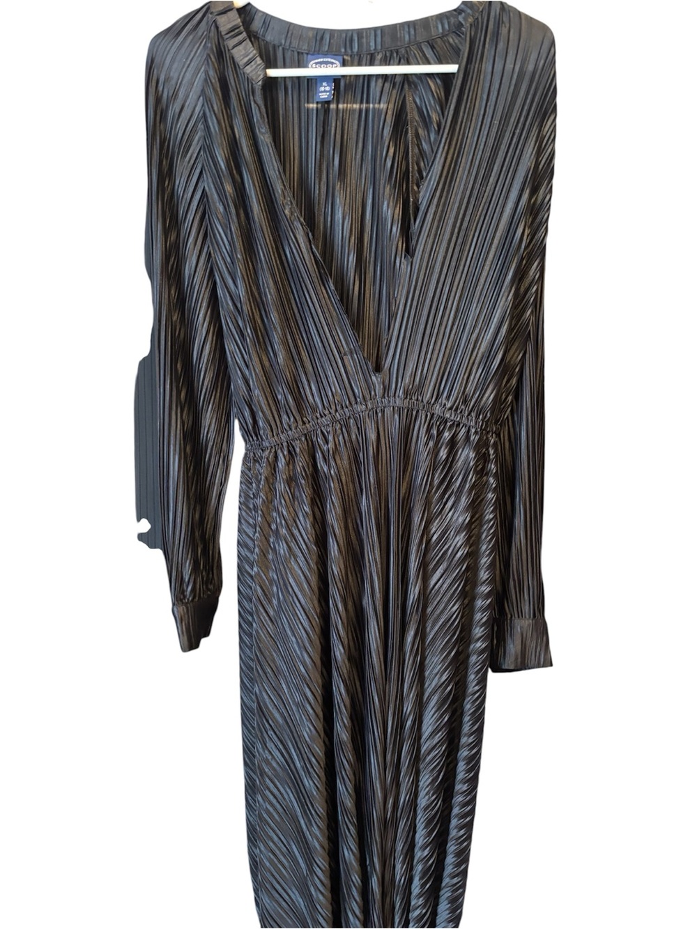 Scoop Women's Black Pleated V-Neck Long Sleeve Dress